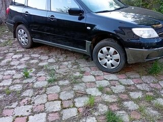 2007 Mitsubishi Outlander I, чёрный, 900000 рублей, вид 3