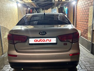 2017 Kia Rio III Рестайлинг, серебристый, 1150000 рублей, вид 4