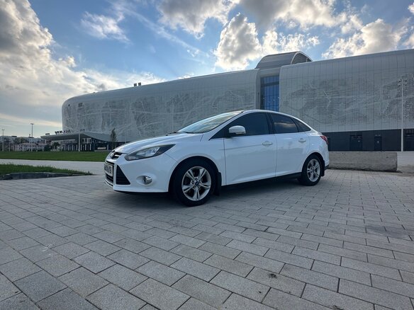 2012 Ford Focus III, белый, 750000 рублей - вид 1