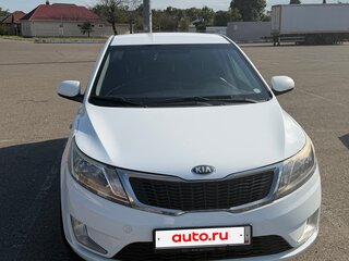 2013 Kia Rio 4-speed III, белый, 880000 рублей, вид 3