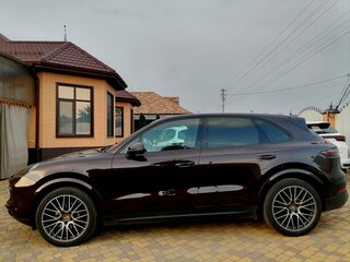 2018 Porsche Cayenne III, коричневый, 7850000 рублей, вид 1