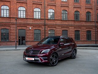 2013 Mercedes-Benz M-Класс 500 III (W166), красный, 2350000 рублей, вид 2