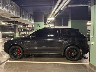 2018 Porsche Cayenne III, чёрный, 6500000 рублей, вид 4