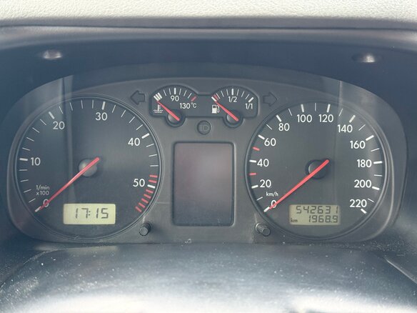 2002 Volkswagen Multivan T4, серебристый, 1650000 рублей - вид 6