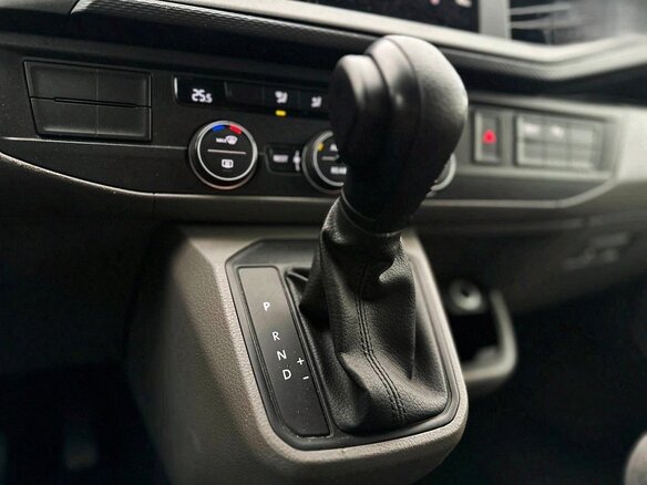 2022 Volkswagen Caravelle Long T6 Рестайлинг, серый - вид 20
