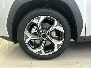 2026 Geely Atlas II, серебристый, 4119990 рублей, вид 4