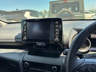 2022 Toyota Yaris Cross I, серый, 1560000 рублей, вид 5