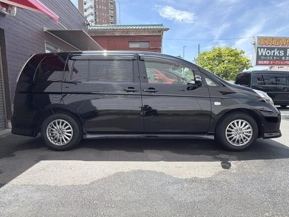 2015 Toyota ISis I Рестайлинг, чёрный, 1046555 рублей - вид 6