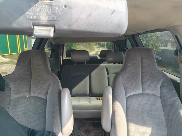 2002 Dodge Caravan 4-speed IV, красный, 400000 рублей - вид 6