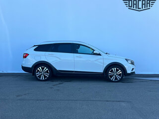 2019 Lada (ВАЗ) Vesta SW Cross I, белый, 970000 рублей, вид 3