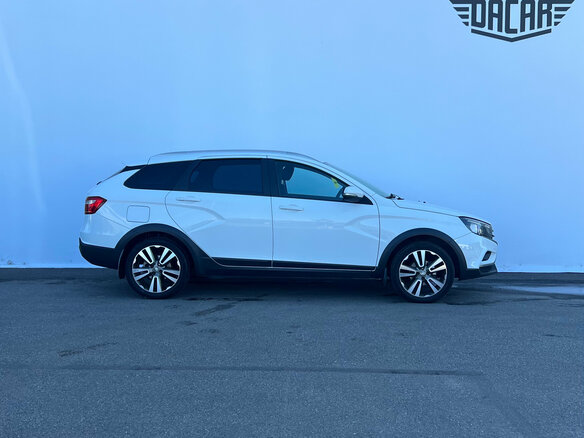 2019 Lada (ВАЗ) Vesta SW Cross I, белый, 920000 рублей - вид 2