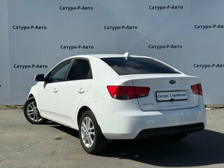 2010 Kia Cerato 6-speed II, белый, 780000 рублей, вид 4