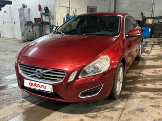 2013 Volvo S60 II, красный, 990000 рублей, вид 1