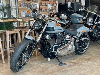 2024 Harley-Davidson Breakout, серый, 3300000 рублей, вид 4