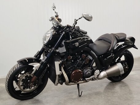 2010 Yamaha VMAX 1700, чёрный, 1349000 рублей, вид 4