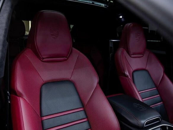 2021 Porsche Cayenne GTS Coupé III, серый, 11000000 рублей - вид 3