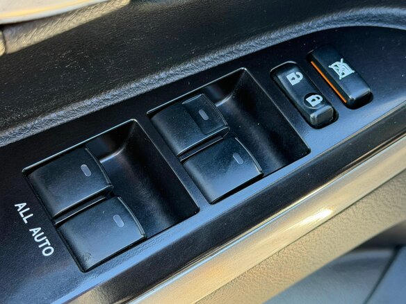 2015 Toyota Land Cruiser 200 Series Рестайлинг 2, чёрный, 4599000 рублей - вид 17