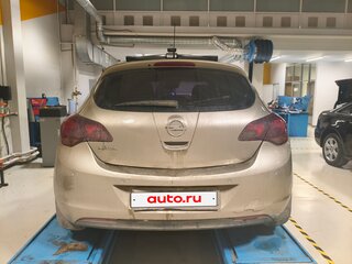 2011 Opel Astra J, бежевый, 550000 рублей, вид 4
