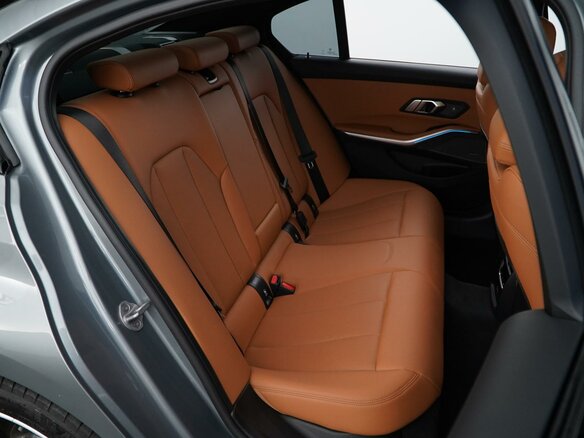 2025 BMW 3 серии 320d VII (G2x) Рестайлинг 2, серый, 6394000 рублей - вид 6