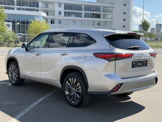 2026 Toyota Highlander IV (XU70), серебристый, 5500000 рублей, вид 4