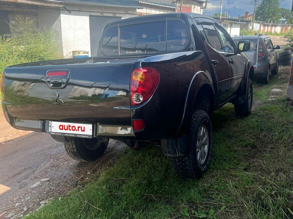 2010 Mitsubishi L200 IV, чёрный, 1800000 рублей - вид 1