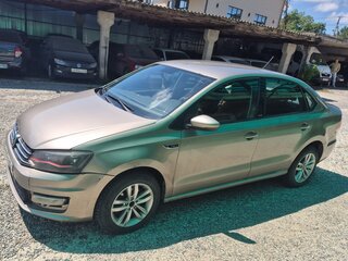 2016 Volkswagen Polo V Рестайлинг, бежевый, 540000 рублей, вид 2
