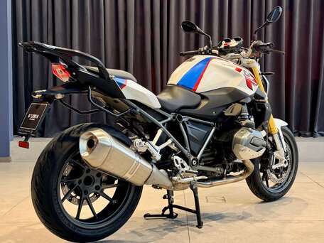 2017 BMW R 1200 R, белый, 950000 рублей, вид 4