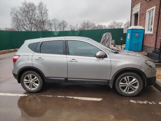 2013 Nissan Qashqai I Рестайлинг, серебристый, 1000000 рублей, вид 5