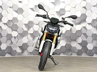 2022 BMW G 310 R, белый, 469000 рублей, вид 5