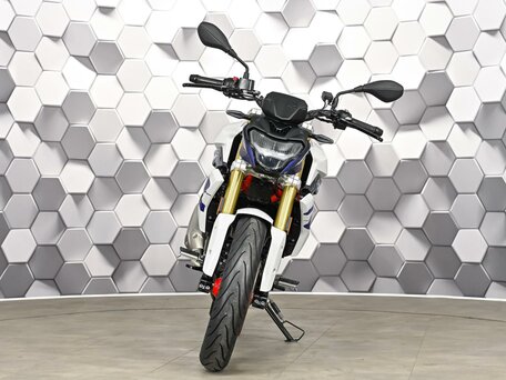 2022 BMW G 310 R, белый, 469000 рублей, вид 5