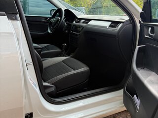 2017 Skoda Rapid I, белый, 950000 рублей, вид 5