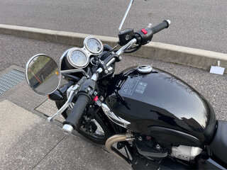 2025 Triumph Bonneville T100, чёрный, 998000 рублей, вид 3