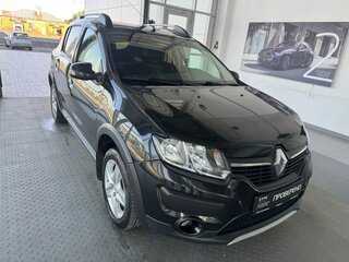 2017 Renault Sandero Stepway II, чёрный, 888000 рублей, вид 3