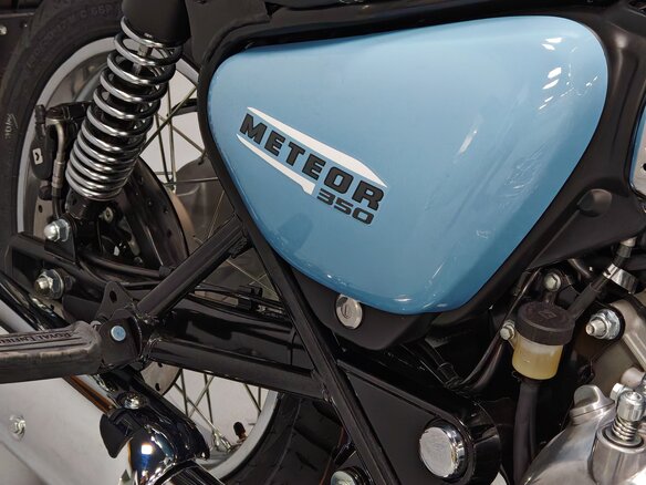 2025 Royal Enfield Meteor, голубой - вид 25