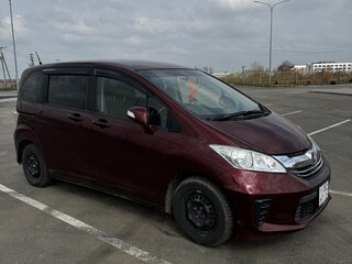 2014 Honda Freed I Рестайлинг 2, красный, 1250000 рублей, вид 2