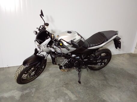 2024 Suzuki SV 650, серый, 689000 рублей, вид 2