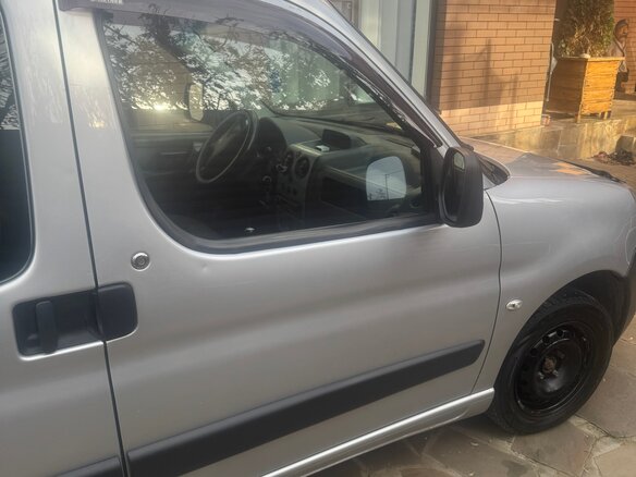 2011 Citroen Berlingo I Рестайлинг, серебристый, 510000 рублей - вид 1