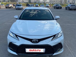 2021 Toyota Camry VIII (XV70), белый, 3000000 рублей, вид 2