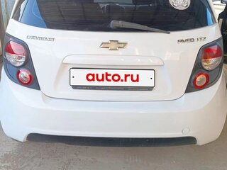 2015 Chevrolet Aveo II, белый, 650000 рублей, вид 3