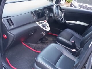 2013 Toyota ISis I Рестайлинг, чёрный, 1610000 рублей, вид 5