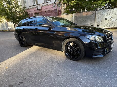 2018 Mercedes-Benz E-Класс 200 V (W213, S213, C238), чёрный, 2200000 рублей, вид 2