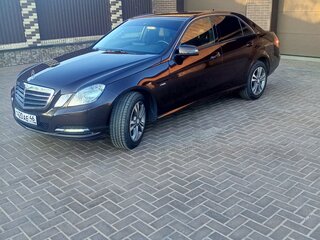 2011 Mercedes-Benz E-Класс 200 5G-Tronic IV (W212, S212, C207), коричневый, 1800000 рублей, вид 1