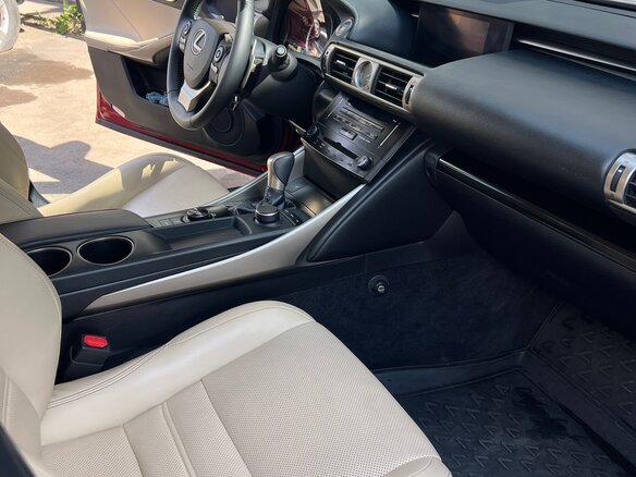 2014 Lexus IS 250 III, красный, 2500000 рублей - вид 5