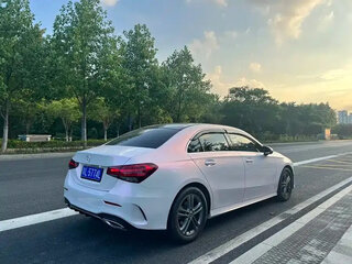 2022 Mercedes-Benz A-Класс 180 Long IV (W177), белый, 2000000 рублей, вид 4
