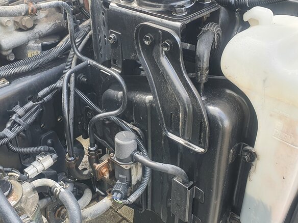 2002 Toyota Dyna, белый, 2150000 рублей - вид 10