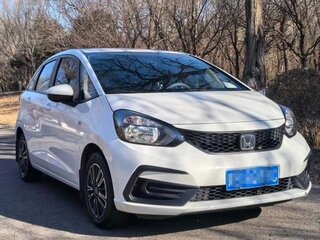 2023 Honda Fit IV Рестайлинг, белый, 1180000 рублей, вид 3