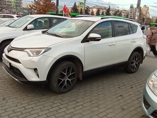 2017 Toyota RAV4 IV (XA40) Рестайлинг, белый, 2550000 рублей, вид 1
