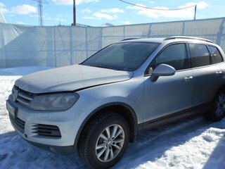 2014 Volkswagen Touareg II Рестайлинг, серебристый, 1234640 рублей, вид 2