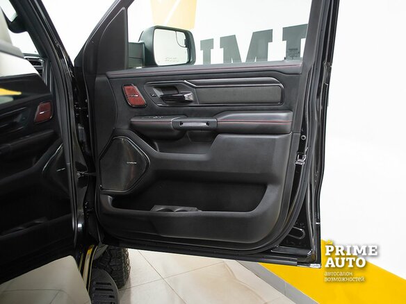 2025 Ram 1500 RHO V Рестайлинг, чёрный - вид 25