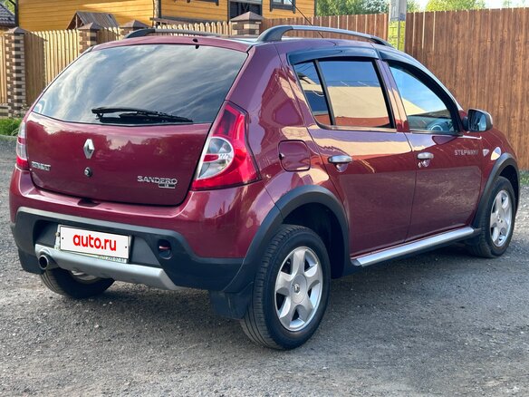 2011 Renault Sandero Stepway I, красный, 620000 рублей - вид 10